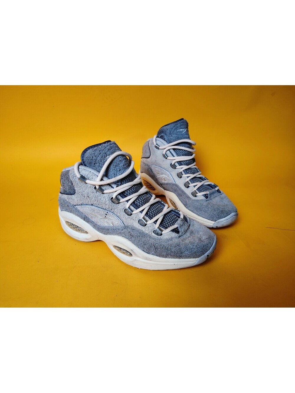 Reebok Question Mid Grey Hairy Suede Allen Iverson FW0875 Men's Size 10.5 Shoes